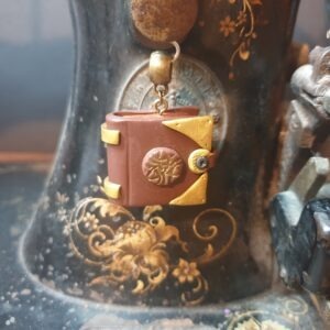 Pendentif grimoire gros volume