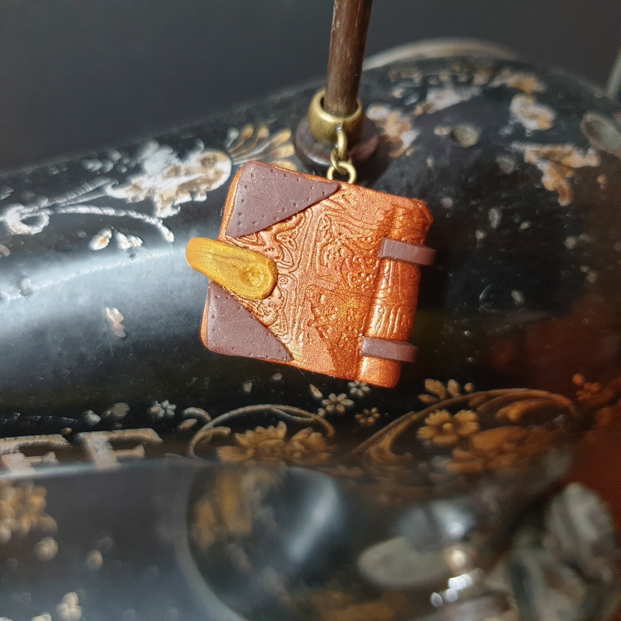 Pendentif grimoire – Image 2
