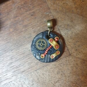 Pendentif steam noir